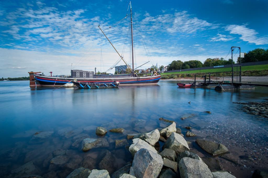 Hotel & Restaurant Zum Vater Rhein Monheim am Rhein Dış mekan fotoğraf
